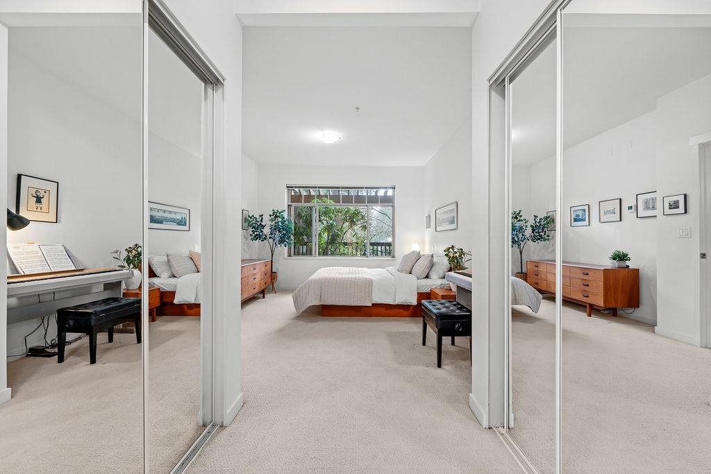 Walk-In Closet Photo of 106 3125 Capilano Crescent, North Vancouver, BC