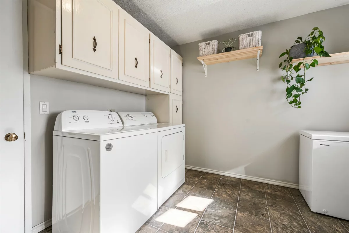 Hallway Photo of 45942 Sleepy Hollow Road, Cultus Lake, BC