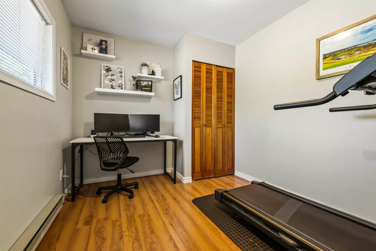 Laundry Room Photo of 45942 Sleepy Hollow Road, Cultus Lake, BC