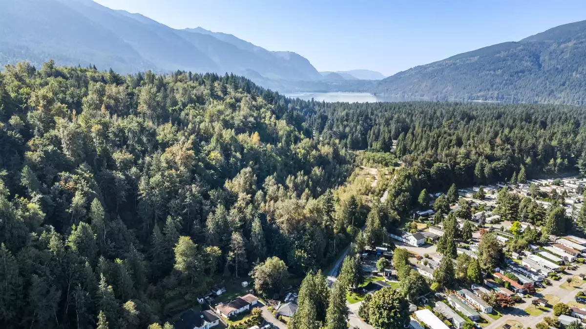 Living Room Photo of 45942 Sleepy Hollow Road, Cultus Lake, BC