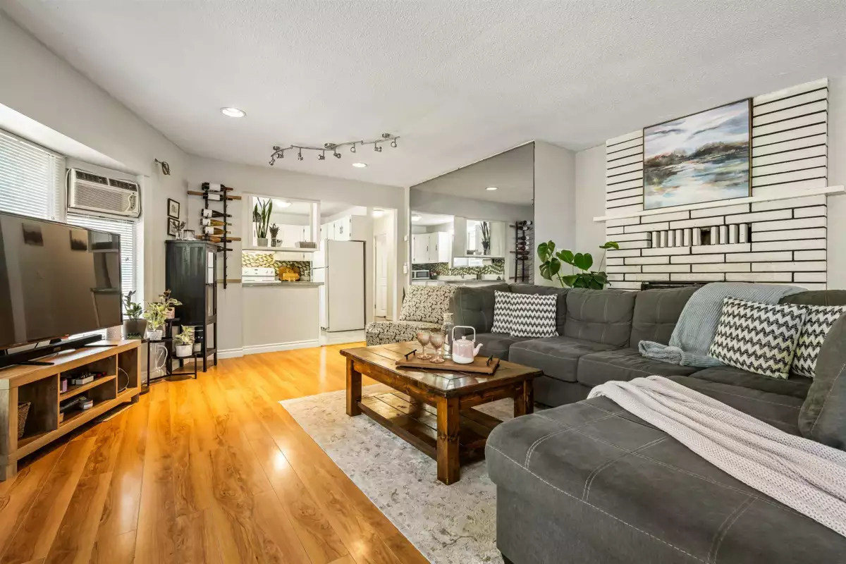 Walk-In Closet Photo of 45942 Sleepy Hollow Road, Cultus Lake, BC