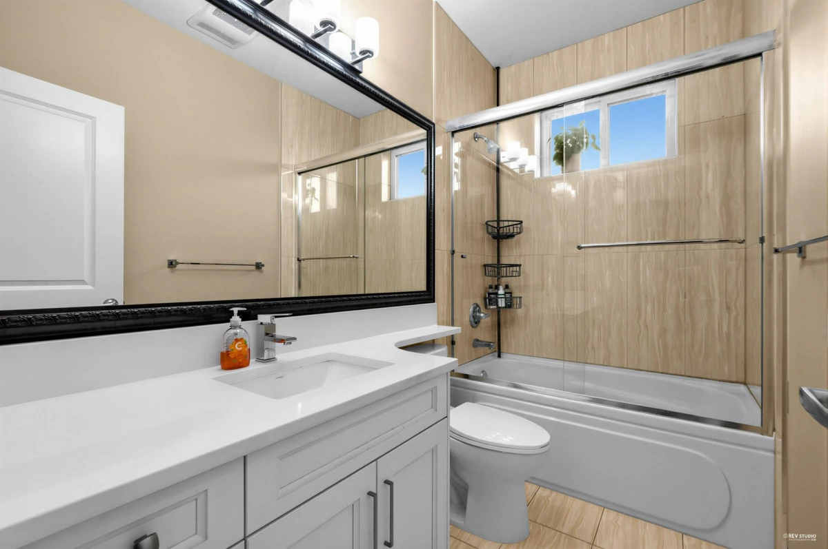 Swimming Pool Photo of 6050 Hardwick Street, Burnaby, BC