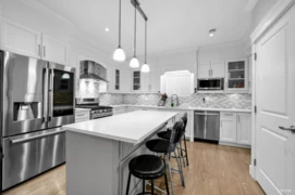 6050 Hardwick Street, Burnaby, BC