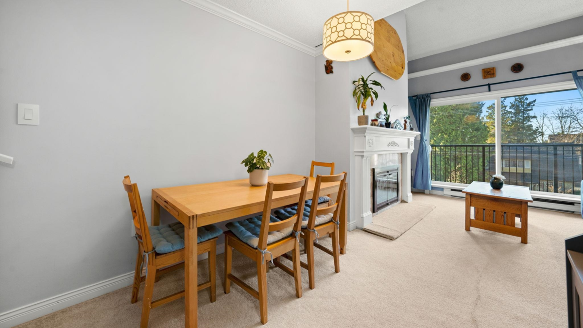 Breakfast Nook Photo of 302 620 Blackford Street, New Westminster, BC