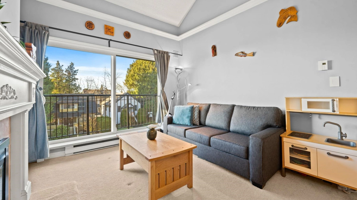 Family Room Photo of 302 620 Blackford Street, New Westminster, BC