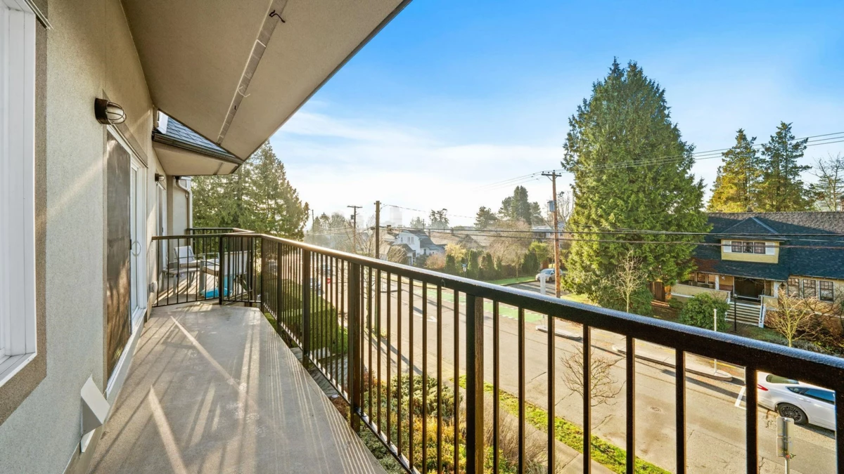 Garage Interior Photo of 302 620 Blackford Street, New Westminster, BC