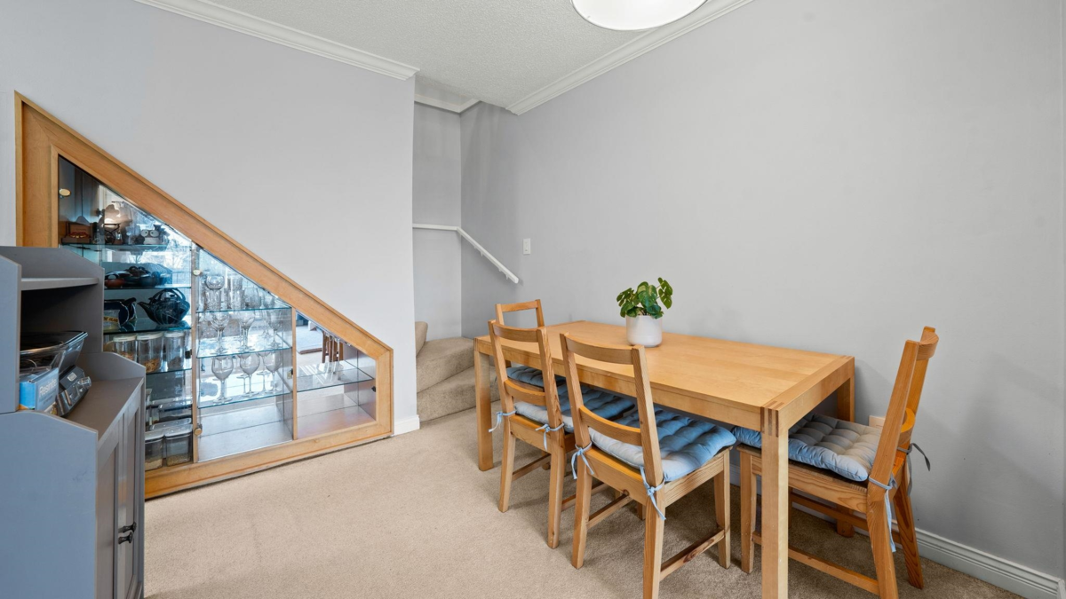 Kitchen Island Photo of 302 620 Blackford Street, New Westminster, BC