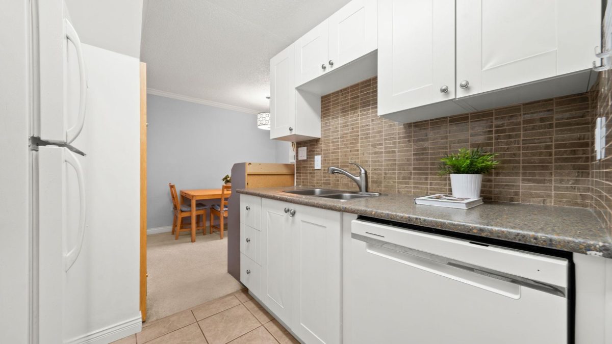 Primary Bedroom Photo of 302 620 Blackford Street, New Westminster, BC