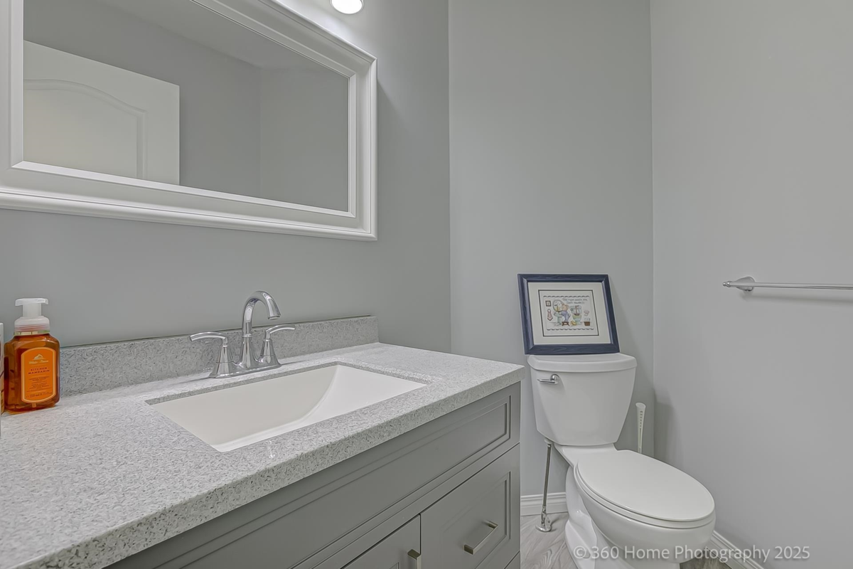 Basement Recreation Room Photo of 19088 63b Avenue, Surrey, BC