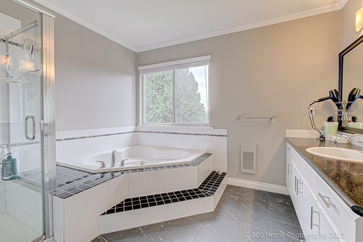 Bedroom 4 Photo of 19088 63b Avenue, Surrey, BC