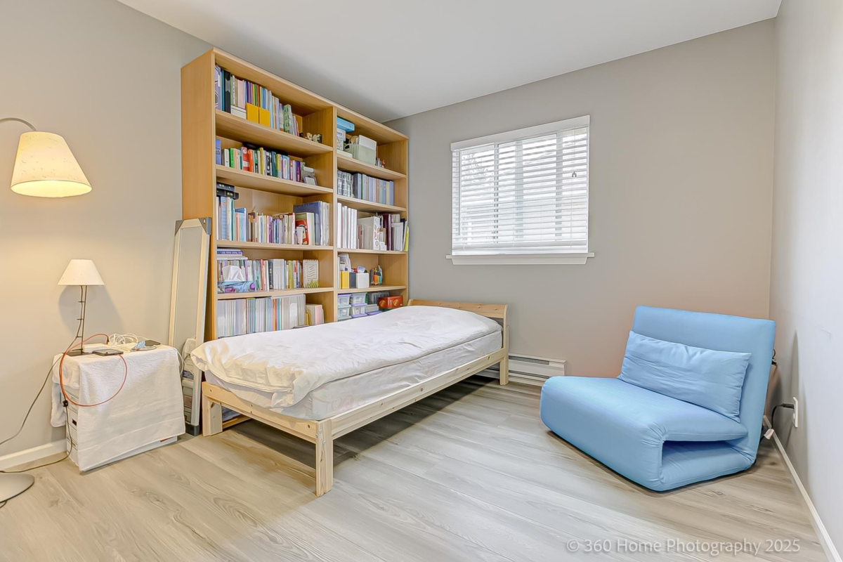 Guest Bathroom Photo of 19088 63b Avenue, Surrey, BC