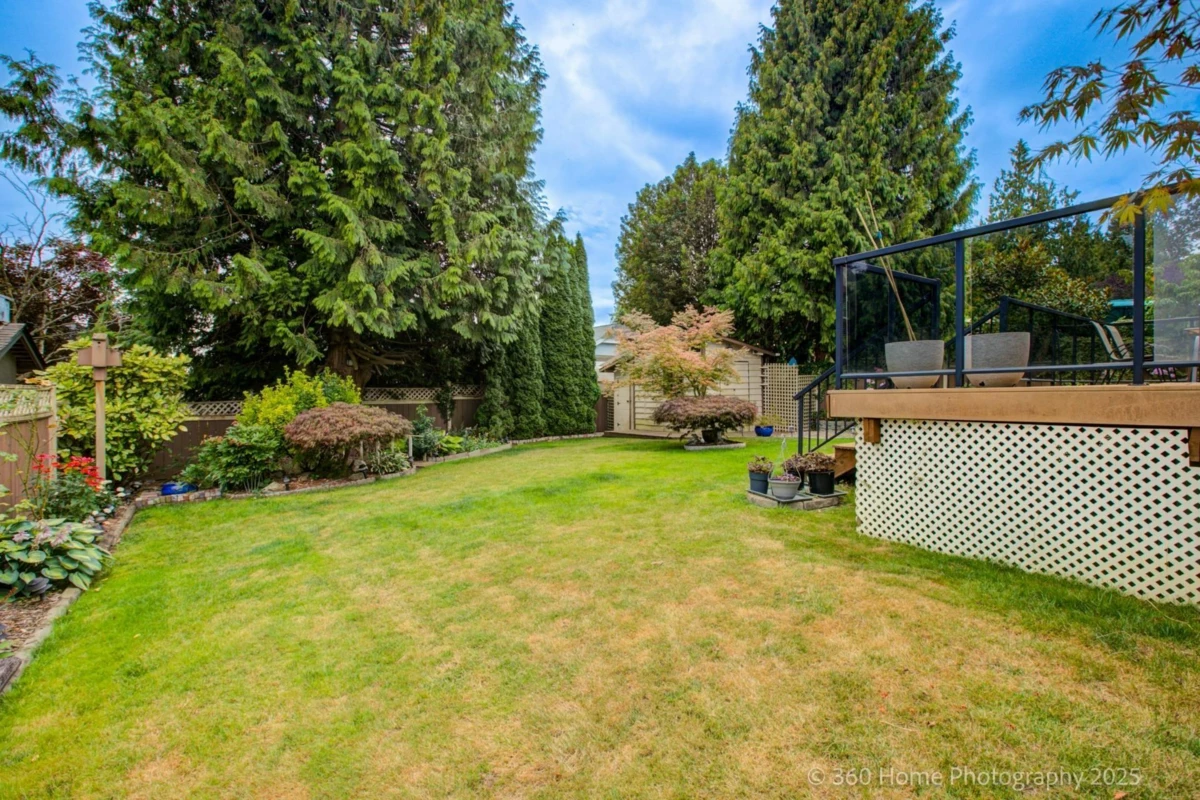 Hallway Photo of 19088 63b Avenue, Surrey, BC