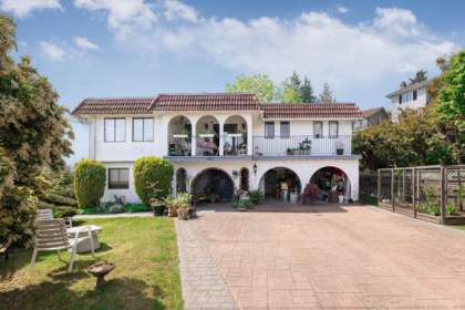 483 Sargent Road, Gibsons, BC, Gibsons & Area — 4 bed single family residence for sale