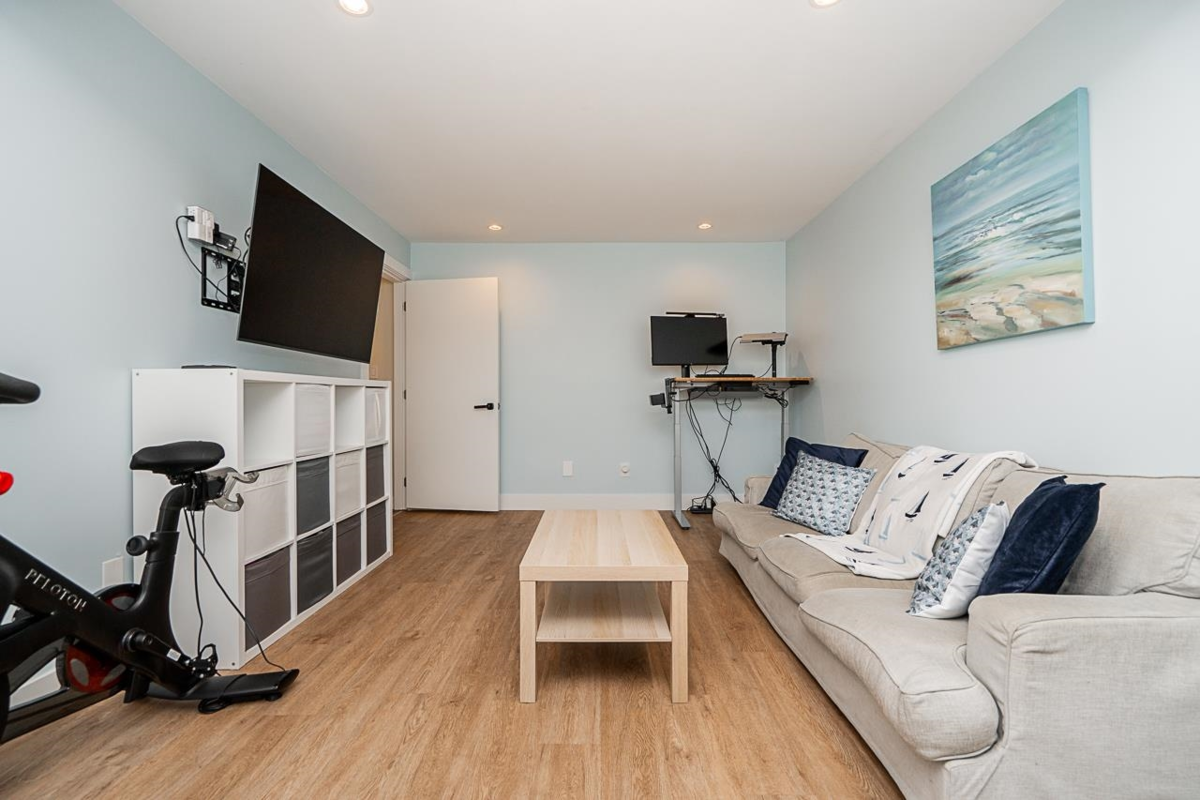 Mudroom Photo of 39 12880 Railway Avenue, Richmond, BC