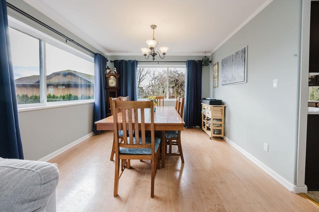 Dining Area Photo of 835 Aurora Way, Gibsons, BC