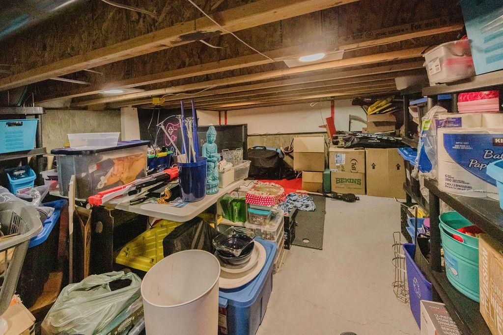 Entry Foyer Photo of 835 Aurora Way, Gibsons, BC