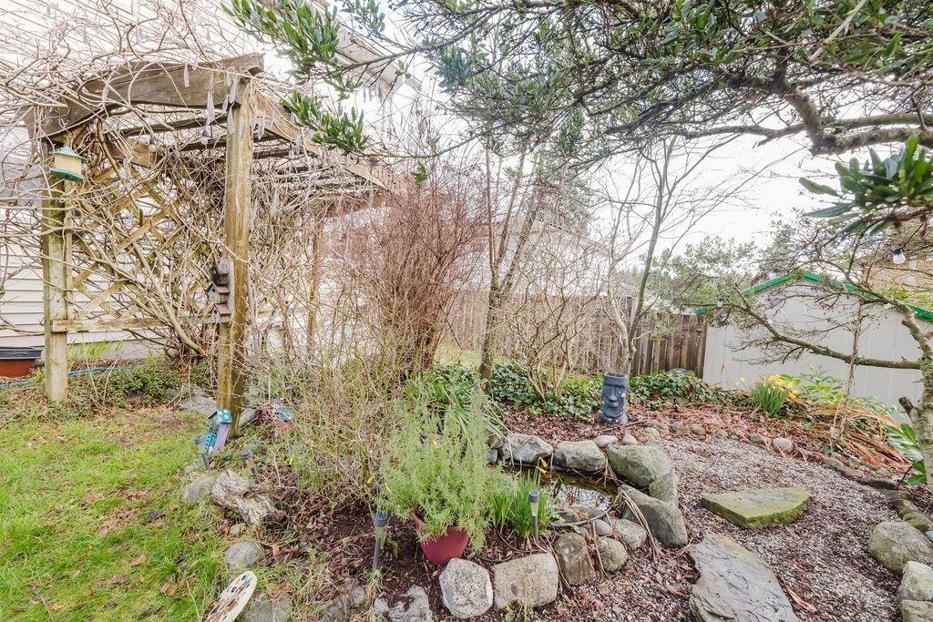 Hallway Photo of 835 Aurora Way, Gibsons, BC