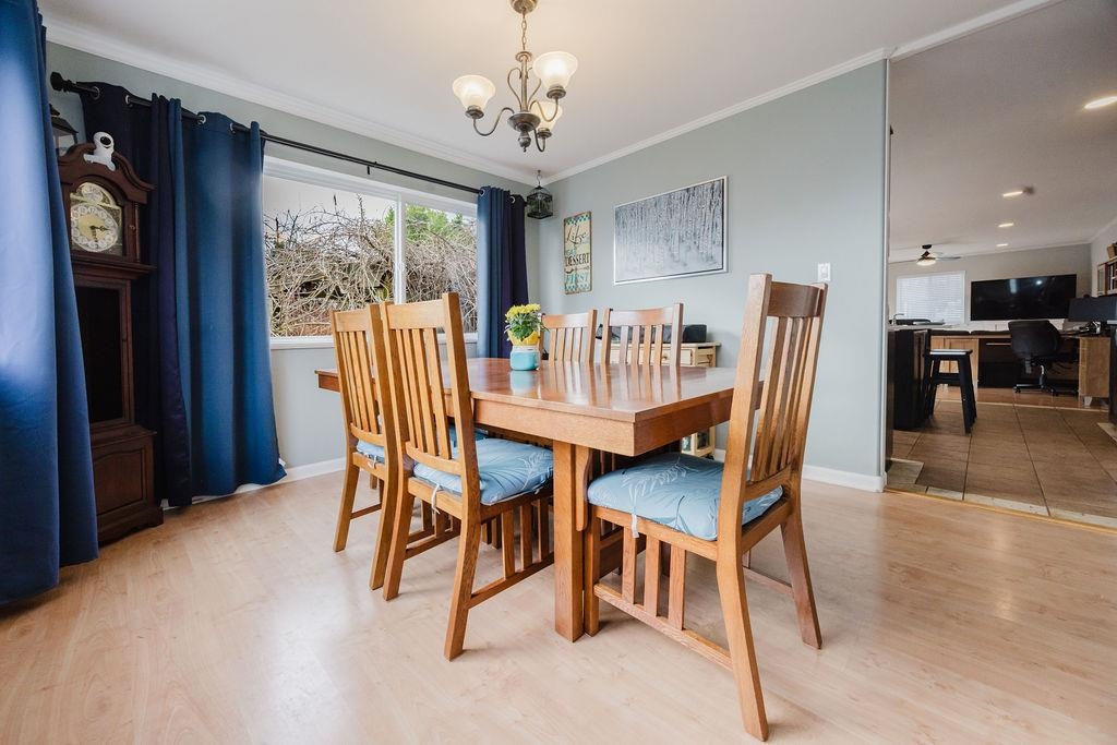 Kitchen Photo of 835 Aurora Way, Gibsons, BC