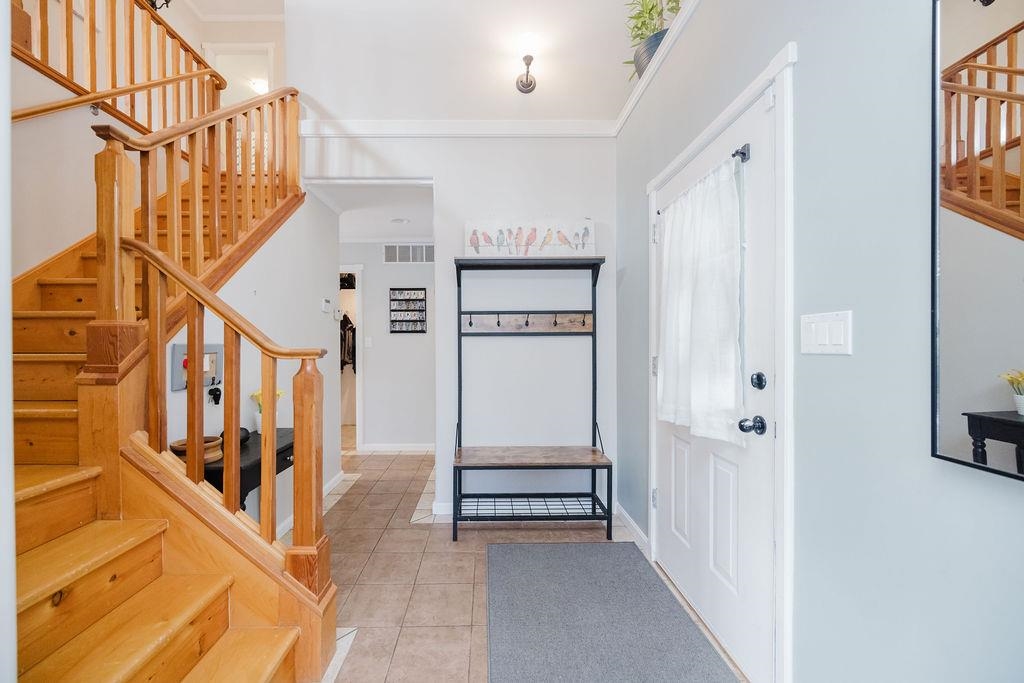 Living Room Photo of 835 Aurora Way, Gibsons, BC