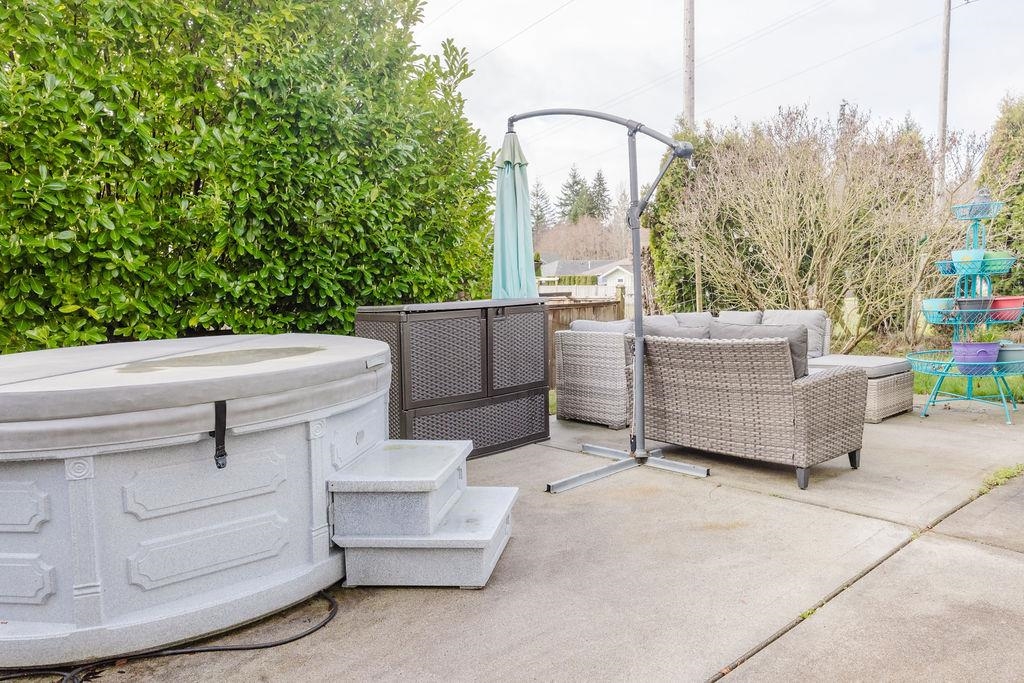 Outdoor Patio Photo of 835 Aurora Way, Gibsons, BC