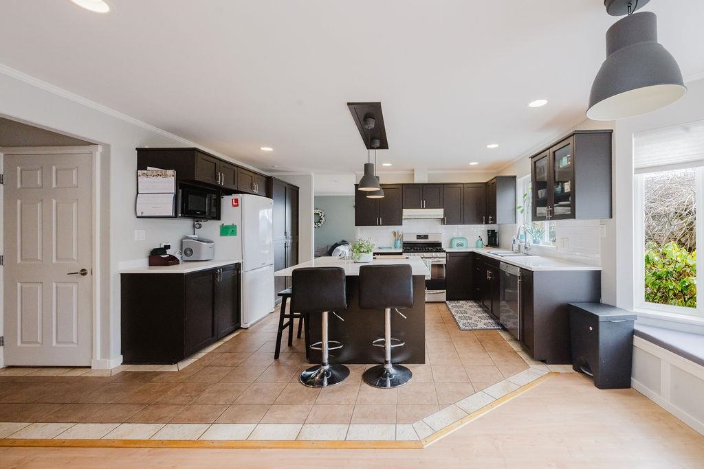 Pantry Photo of 835 Aurora Way, Gibsons, BC