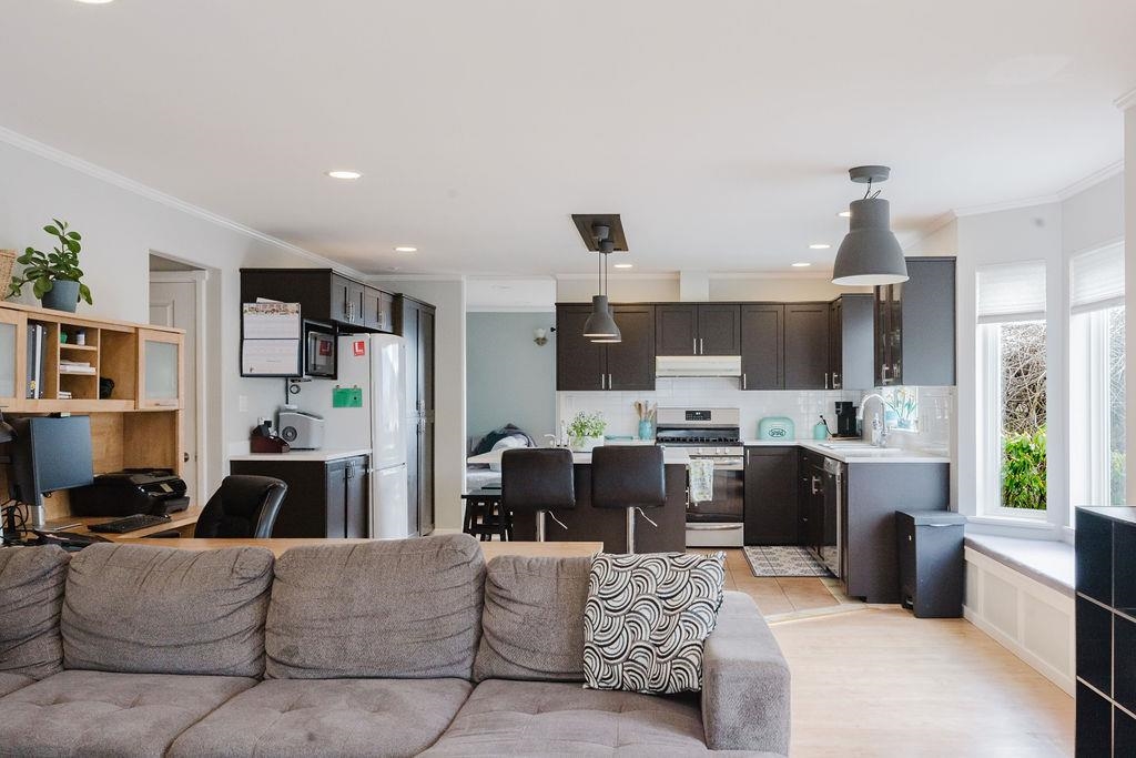 Primary Bathroom Photo of 835 Aurora Way, Gibsons, BC