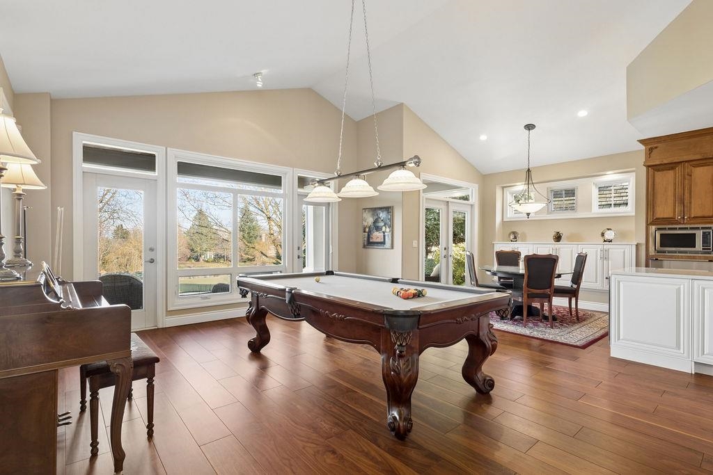 Kitchen Island Photo of 19 15715 34 Avenue, Surrey, BC