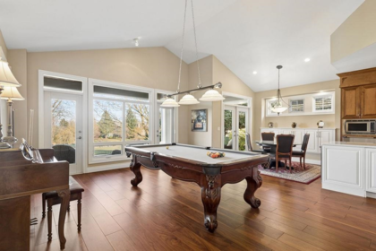 Kitchen Island Photo of 19 15715 34 Avenue, Surrey, BC