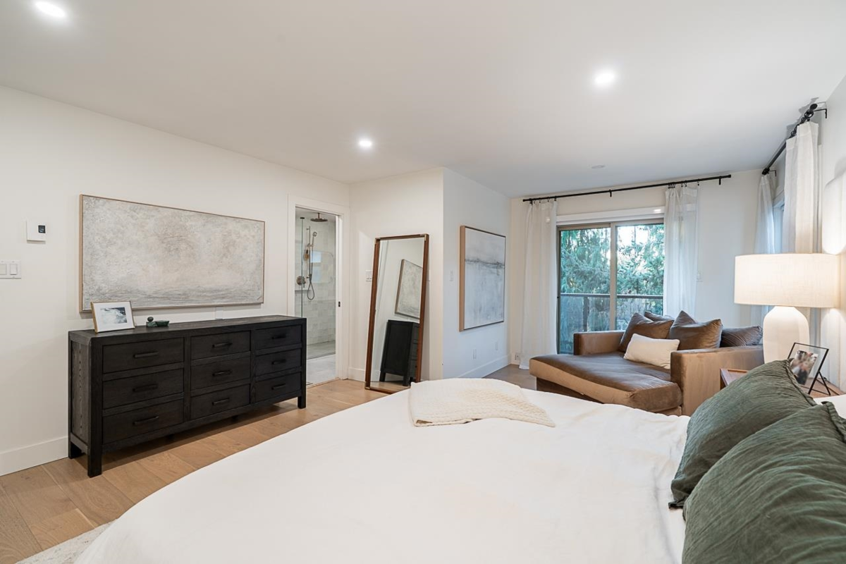 Basement Recreation Room Photo of 839 164 Street, Surrey, BC