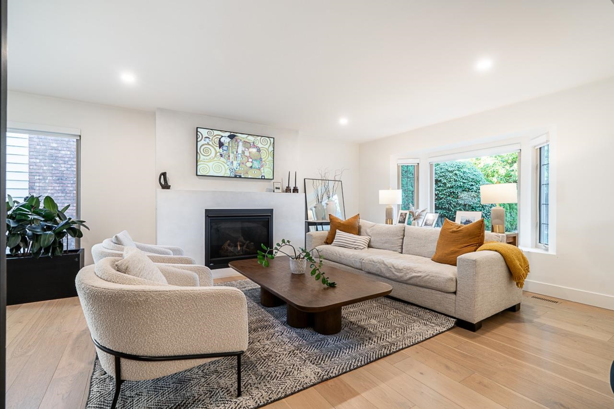 Dining Area Photo of 839 164 Street, Surrey, BC