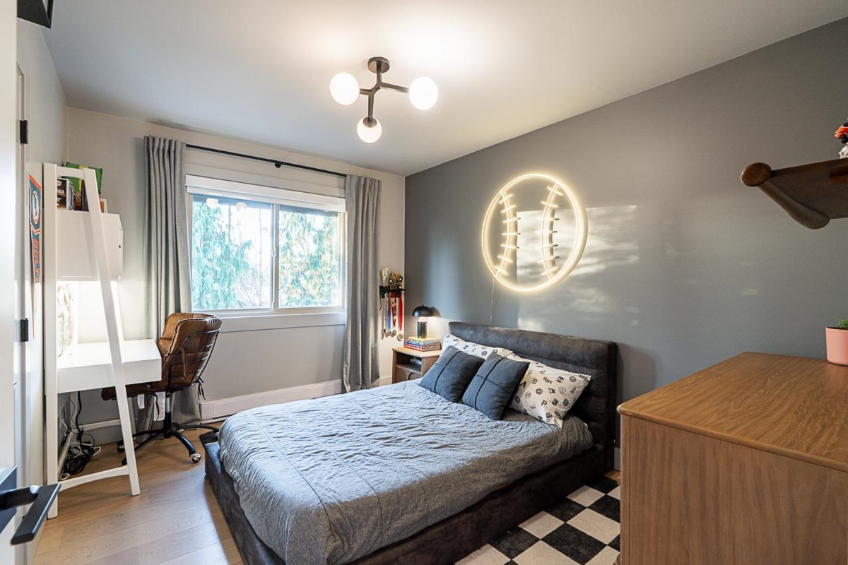 Entry Foyer Photo of 839 164 Street, Surrey, BC