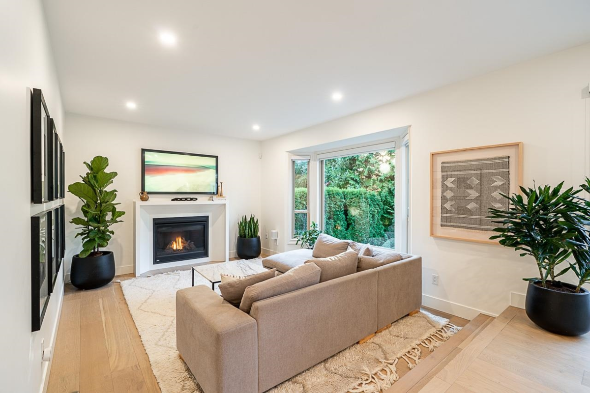 Guest Bathroom Photo of 839 164 Street, Surrey, BC