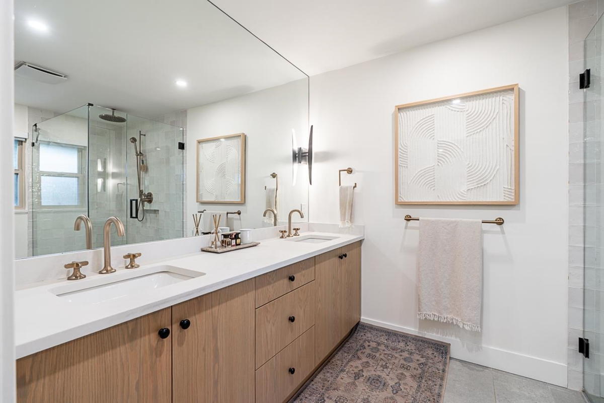 Mudroom Photo of 839 164 Street, Surrey, BC