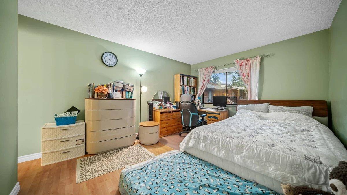 Family Room Photo of 1314 10620 150 Street, Surrey, BC