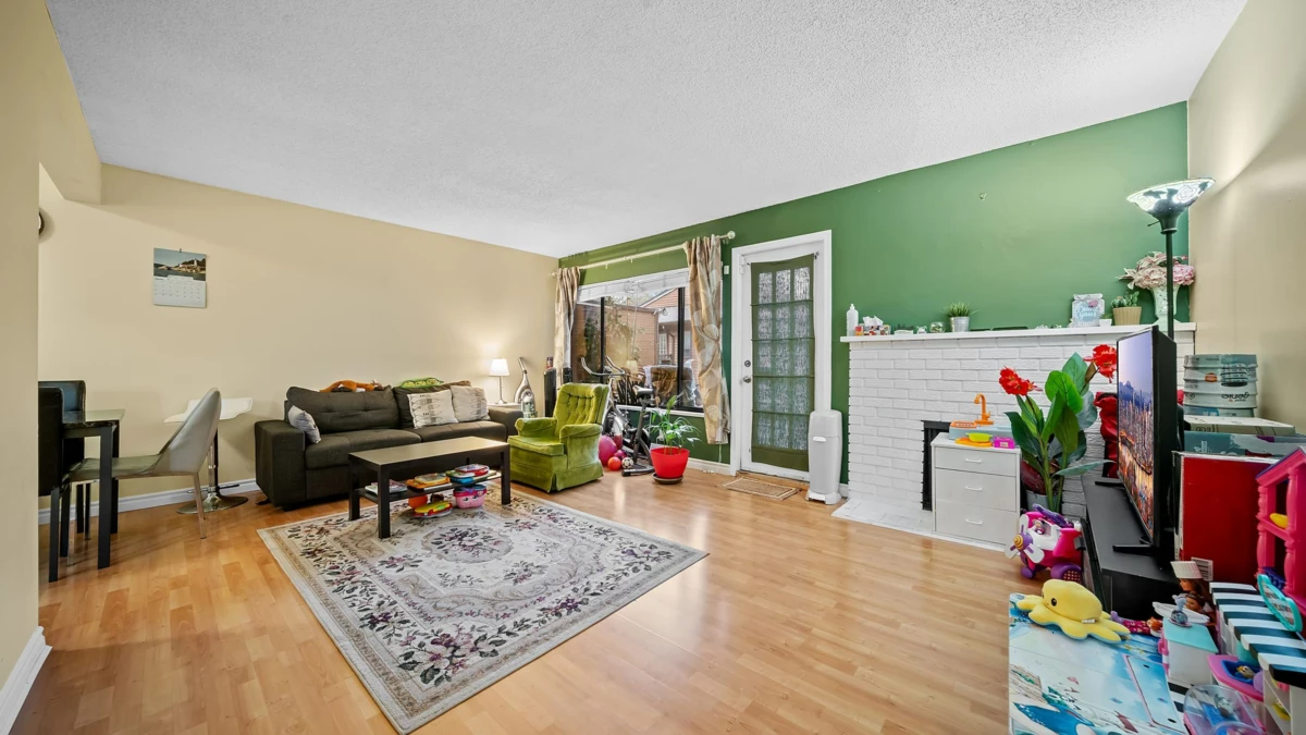 Kitchen Island Photo of 1314 10620 150 Street, Surrey, BC