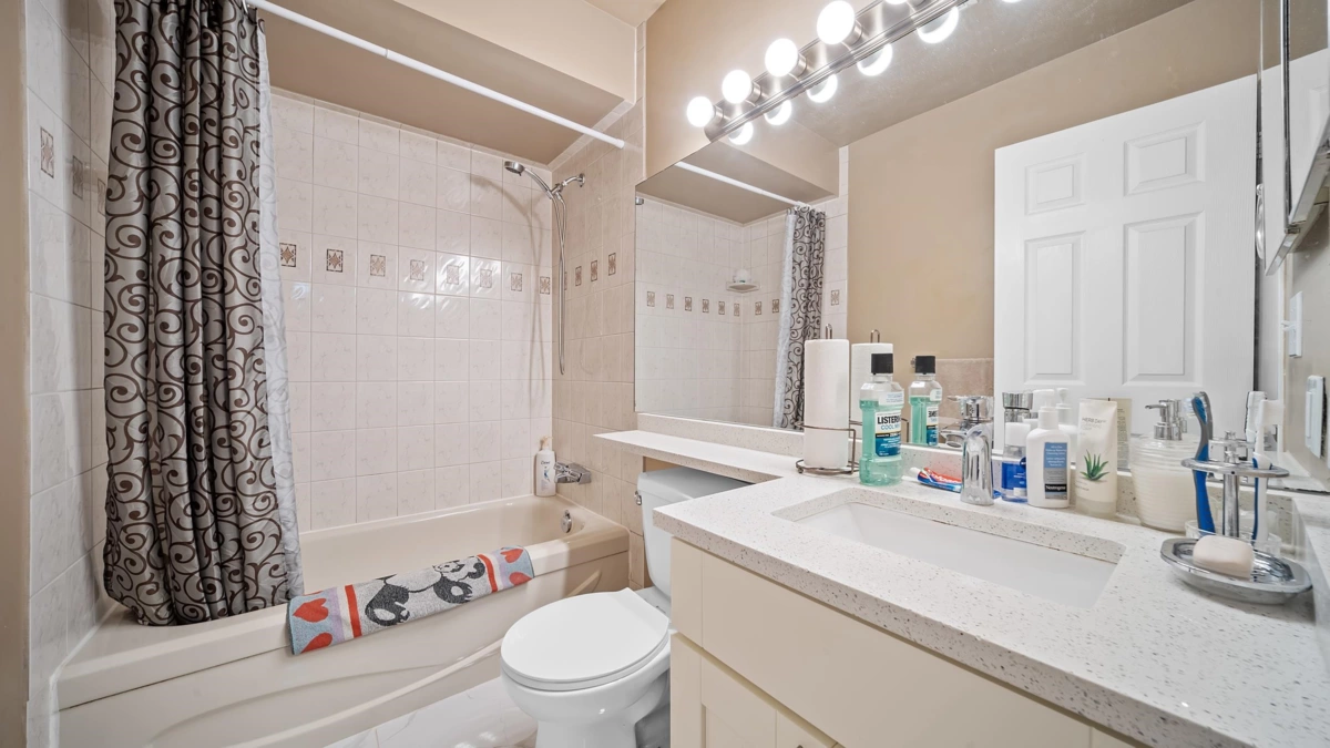 Living Room Photo of 1314 10620 150 Street, Surrey, BC