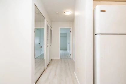 Entry Foyer Photo of 106 33956 Essendene Avenue, Abbotsford, BC