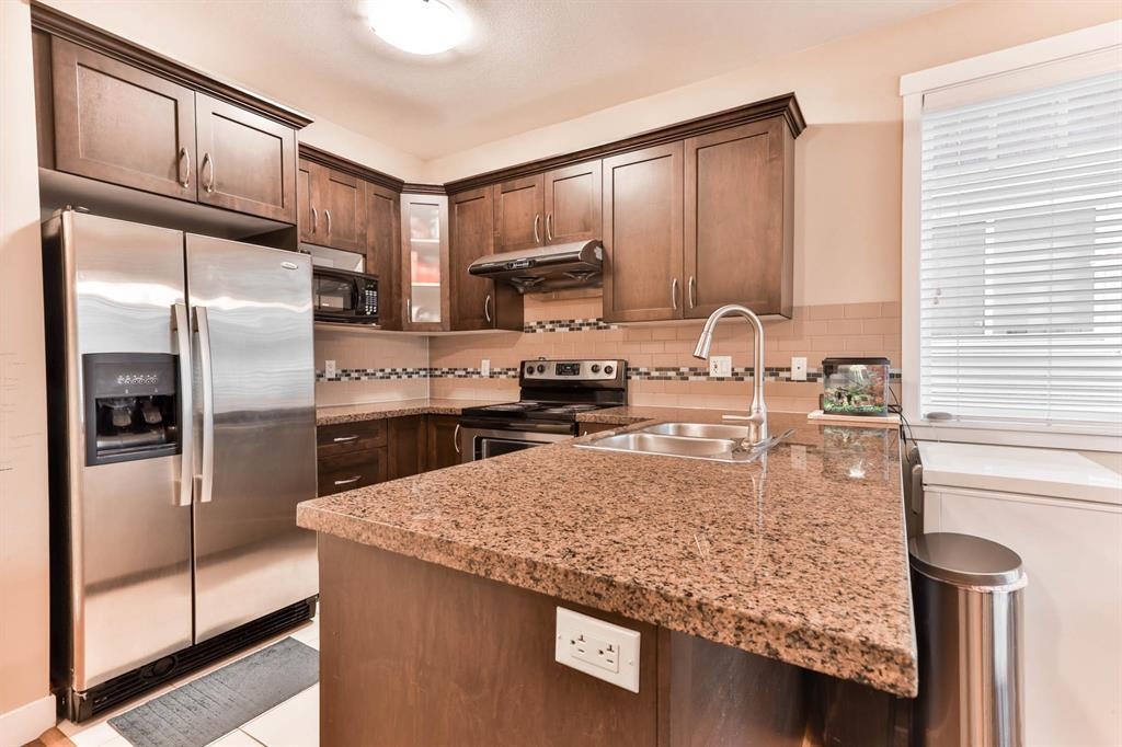 Breakfast Nook Photo of 42 8676 158 Street, Surrey, BC