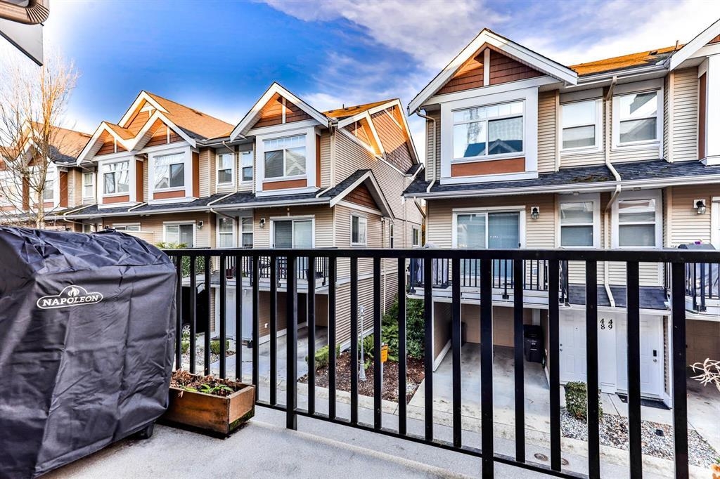 Entry Foyer Photo of 42 8676 158 Street, Surrey, BC
