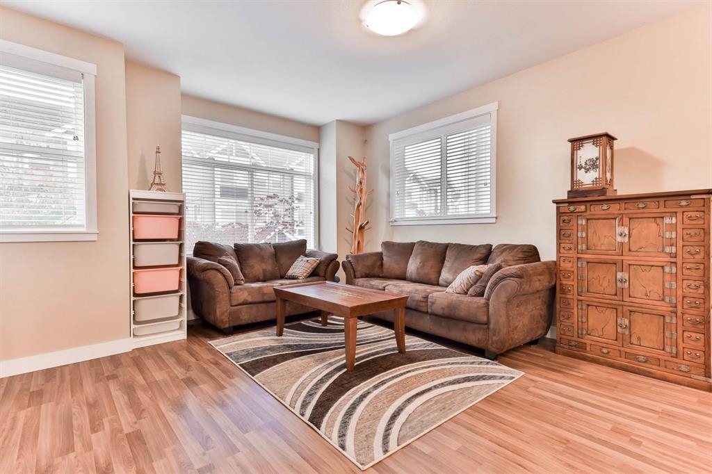 Kitchen Island Photo of 42 8676 158 Street, Surrey, BC