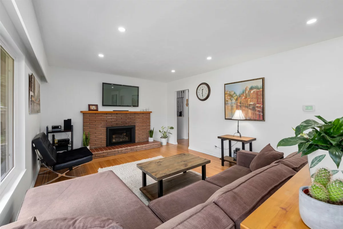 Breakfast Nook Photo of 5259 12 Avenue, Delta, BC