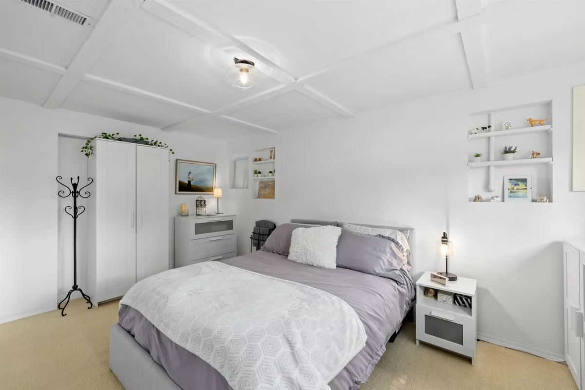 Entry Foyer Photo of 5259 12 Avenue, Delta, BC