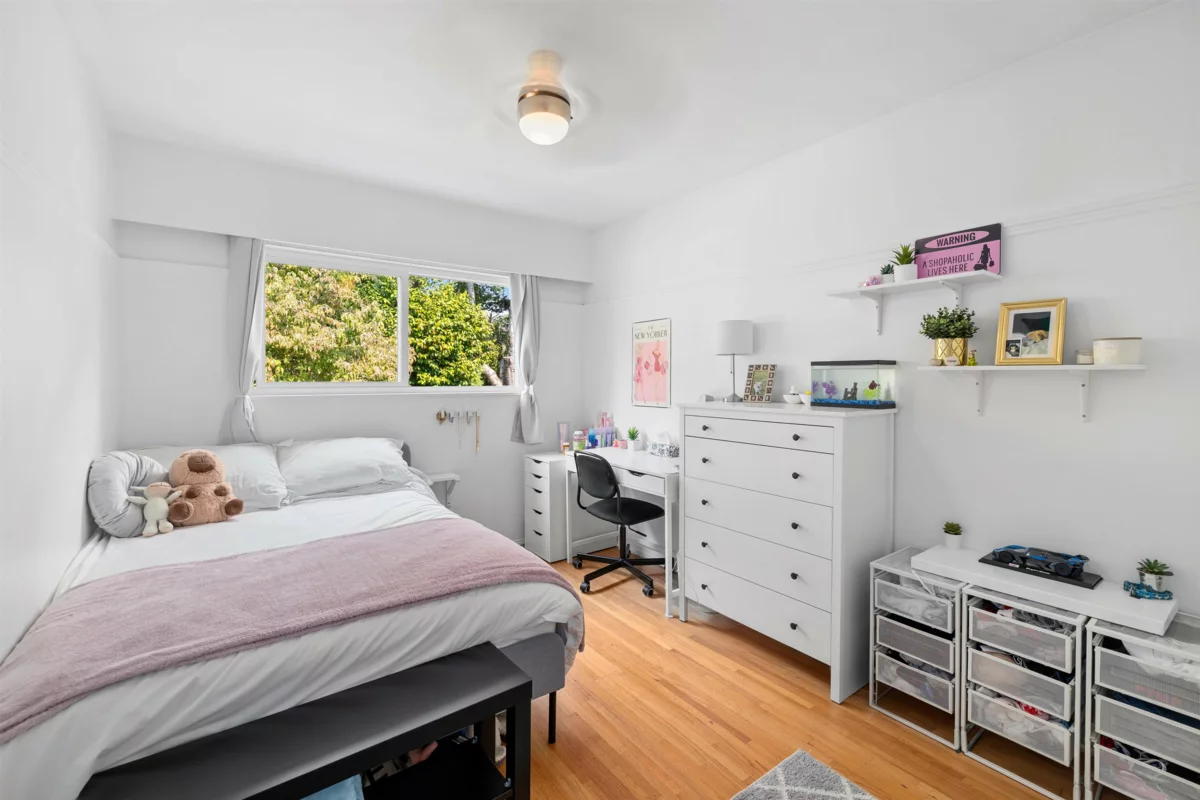 Laundry Room Photo of 5259 12 Avenue, Delta, BC
