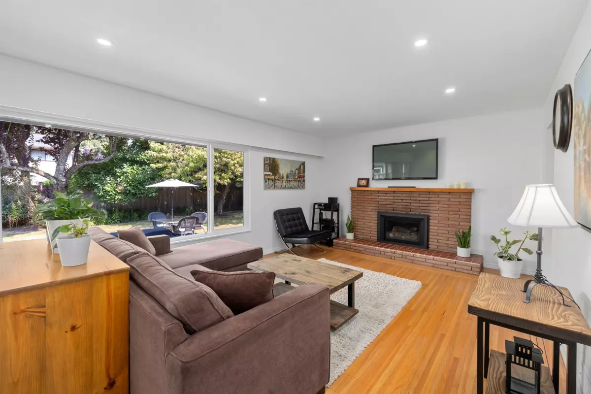 Pantry Photo of 5259 12 Avenue, Delta, BC