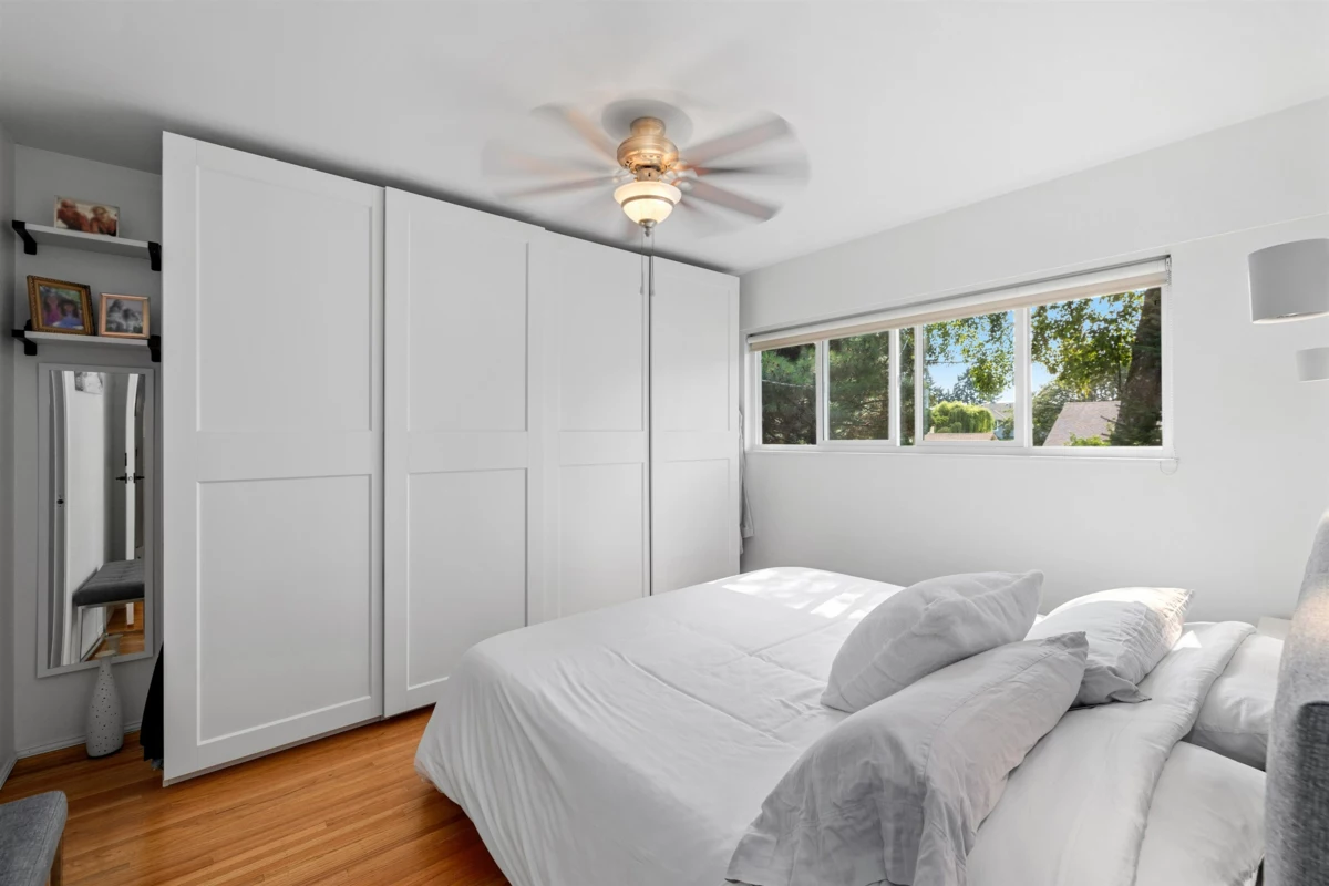 Powder Room Photo of 5259 12 Avenue, Delta, BC