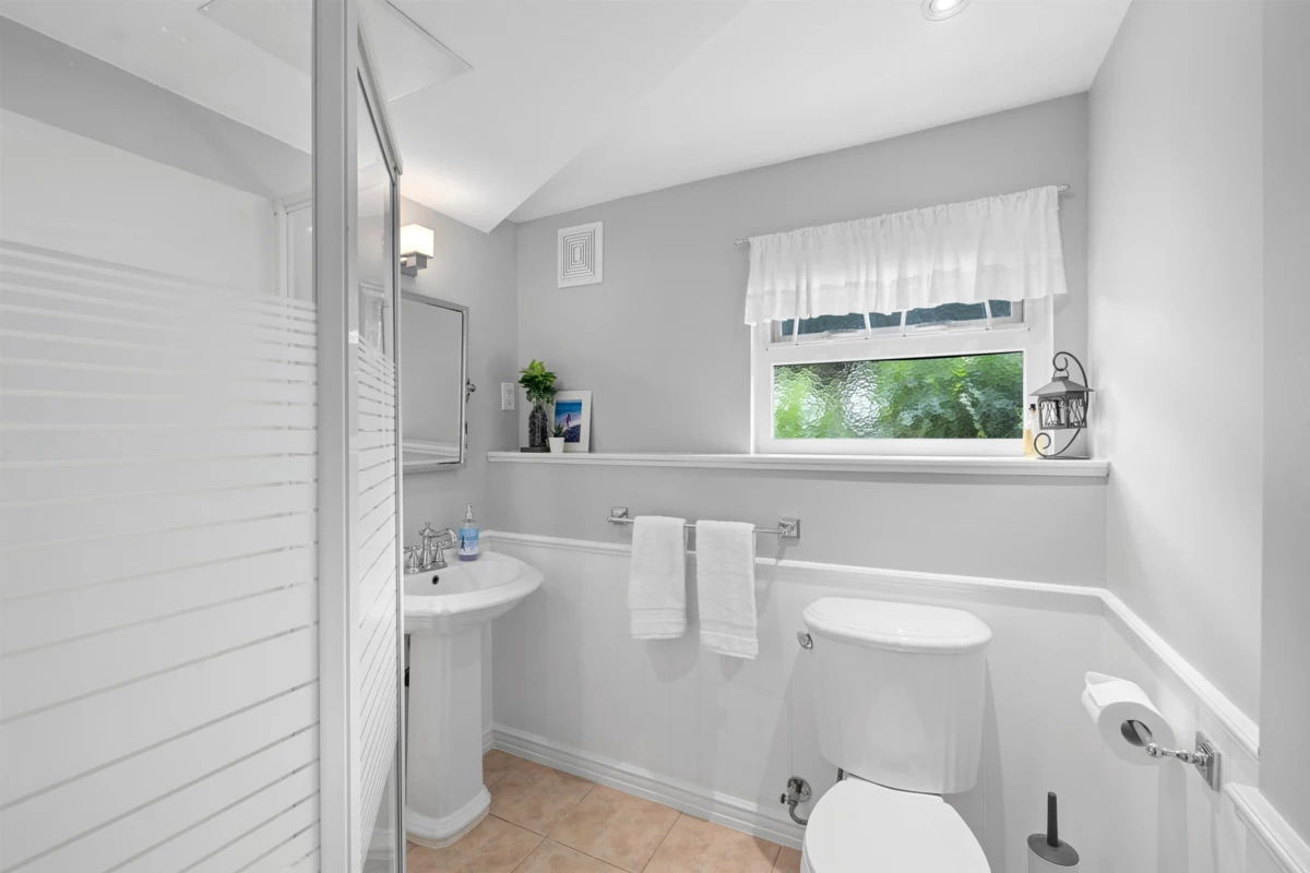 Staircase Photo of 5259 12 Avenue, Delta, BC