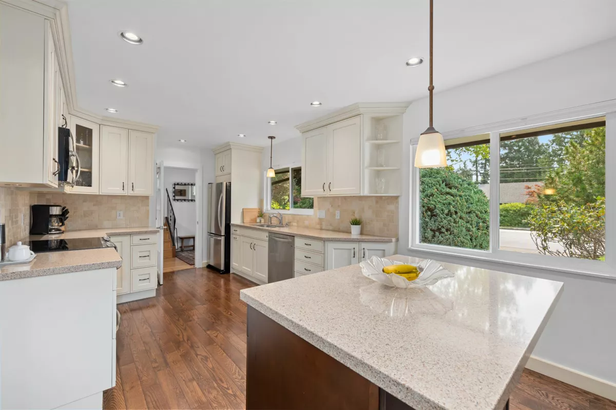 Walk-In Closet Photo of 5259 12 Avenue, Delta, BC