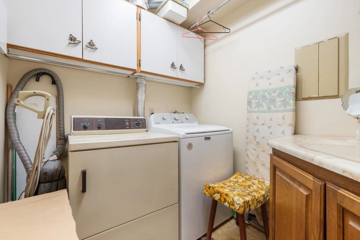 Front Yard Photo of 111 1442 Foster Street, White Rock, BC