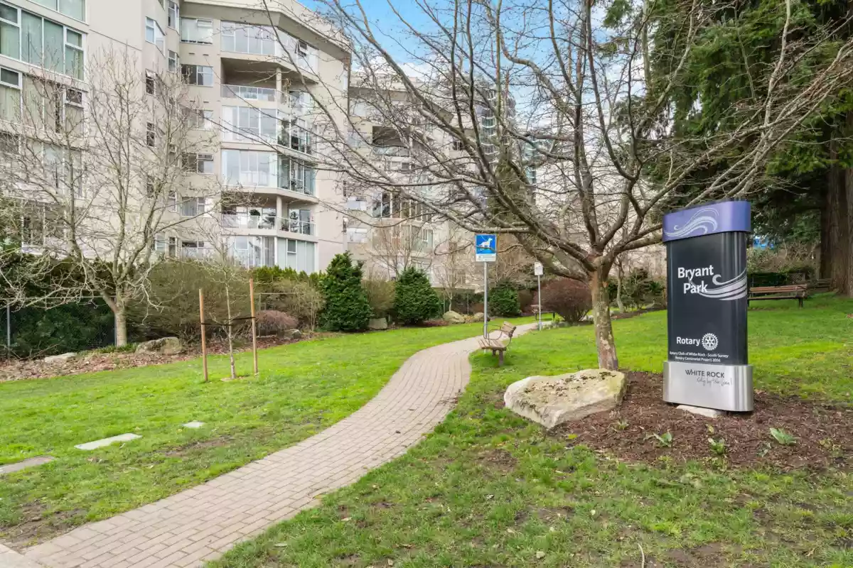 Hot Tub / Spa Photo of 111 1442 Foster Street, White Rock, BC