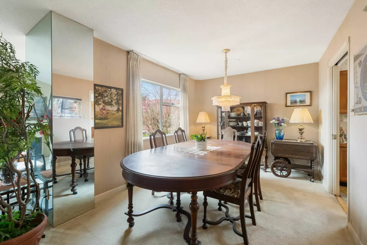 Kitchen Island Photo of 111 1442 Foster Street, White Rock, BC